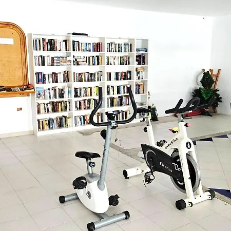 Playa De La Arena * פוארטו דה סנטיאגו